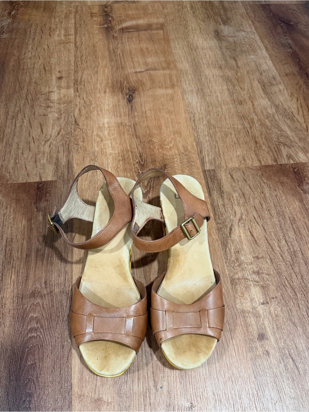 UGG Women’s Size 9 Brown Leather Janie Ankle Strap Platform Sandals - Picture 2 of 9